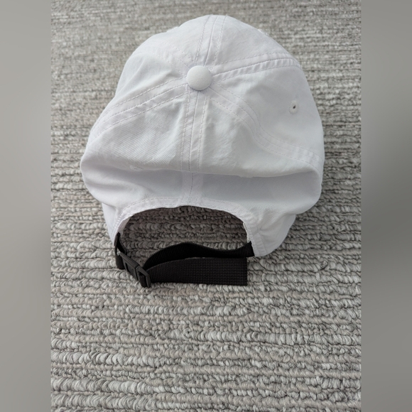 NWOT DKNY Women's White Baseball Cap/Hat With Silver Mettalic Raised Logo - Picture 4 of 6